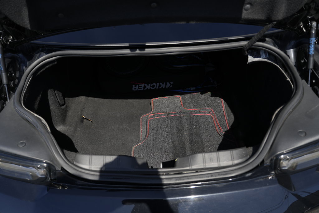 Used 2020 Chevrolet Camaro LT w/ RS Package RWD image 15