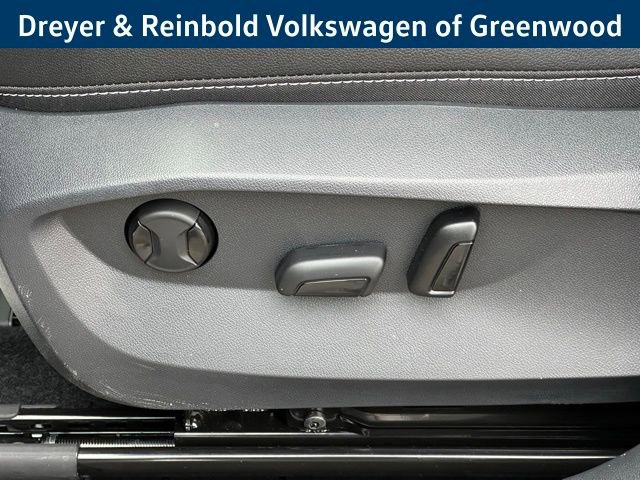 New 2026 Volkswagen Taos SEL image 26