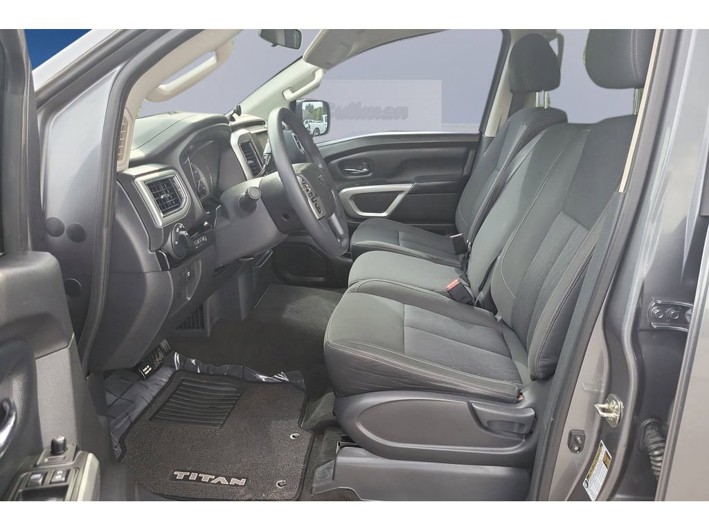 Used 2018 Nissan Titan SV RWD image 12