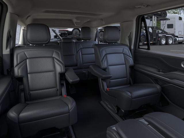 New 2026 Lincoln Navigator L Premier AWD/4WD image 11