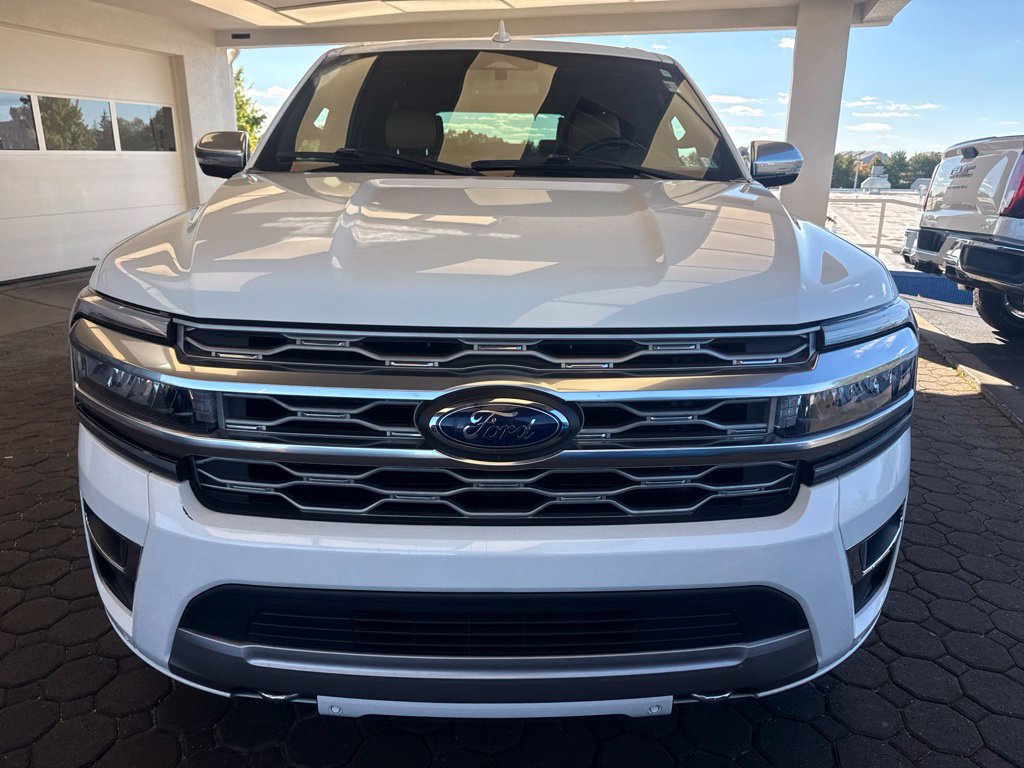 Used 2023 Ford Expedition Platinum AWD/4WD image 2