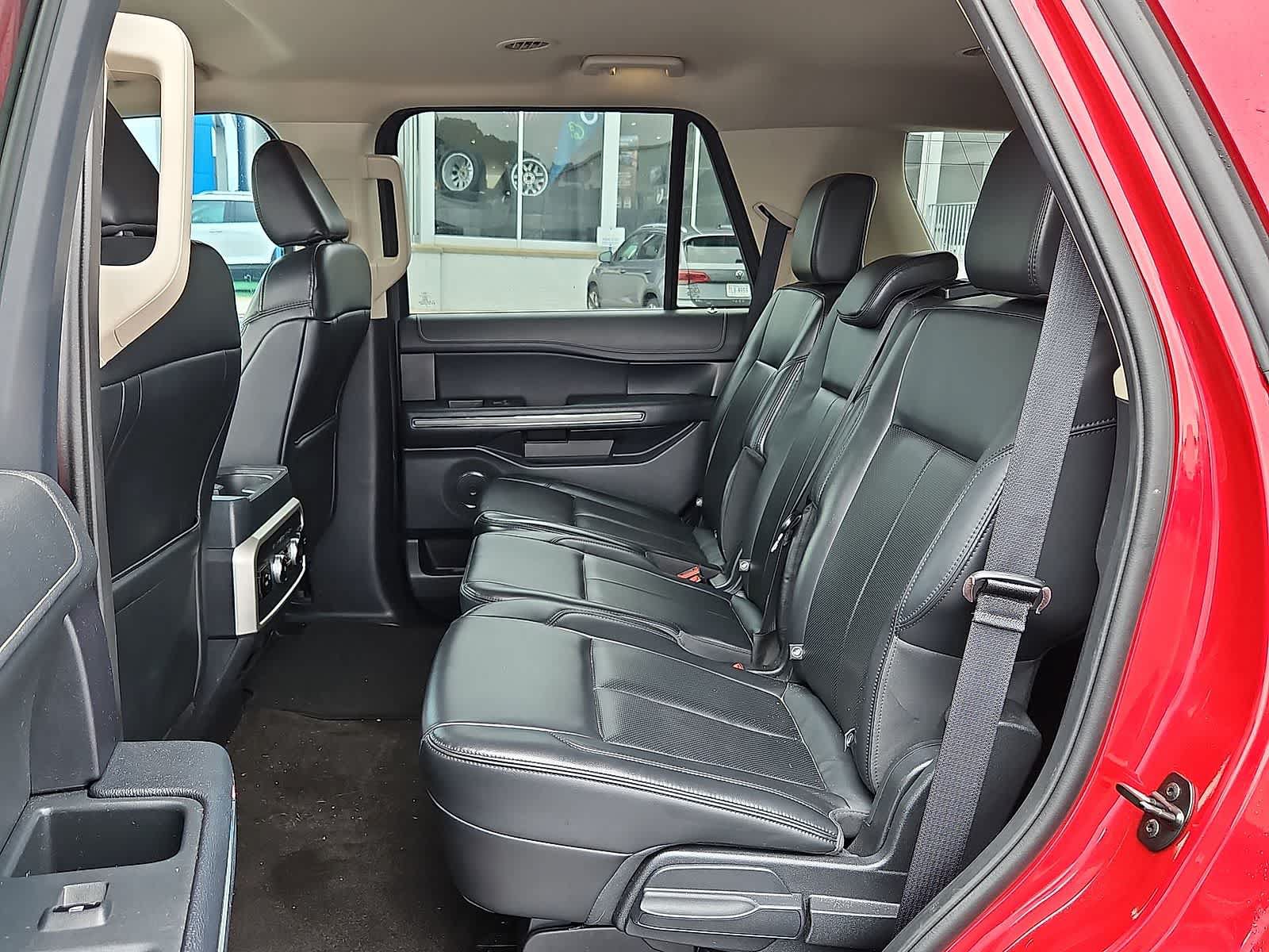 Used 2022 Ford Expedition XLT RWD image 30