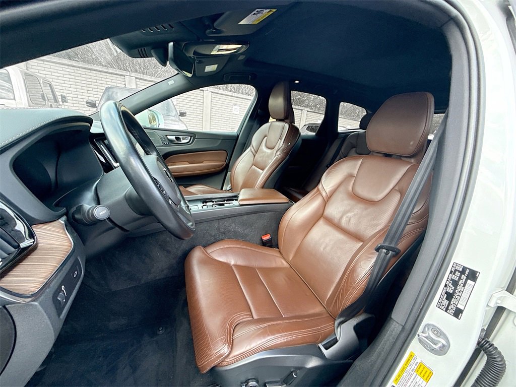 Used 2022 Volvo XC60 B5 Inscription w/ Advanced Package image 23