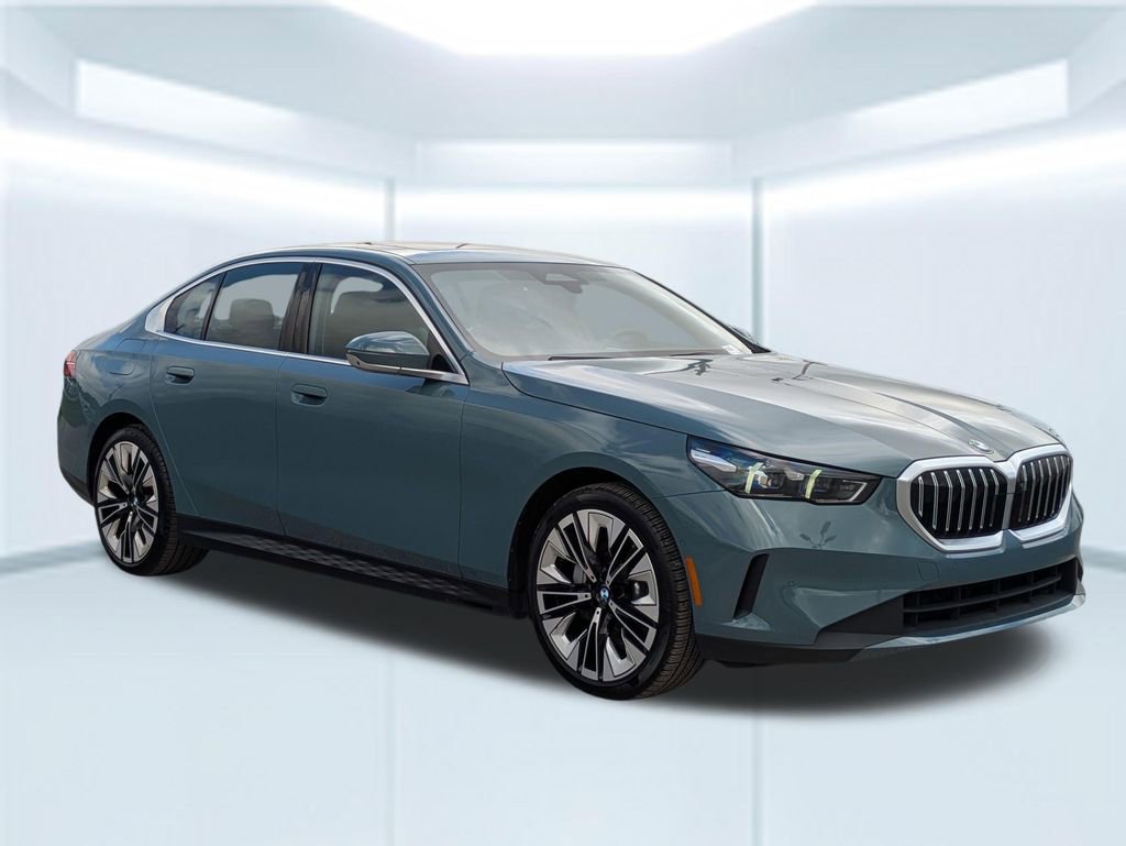 Used 2024 BMW 530i 530i w/ Premium Package image 3