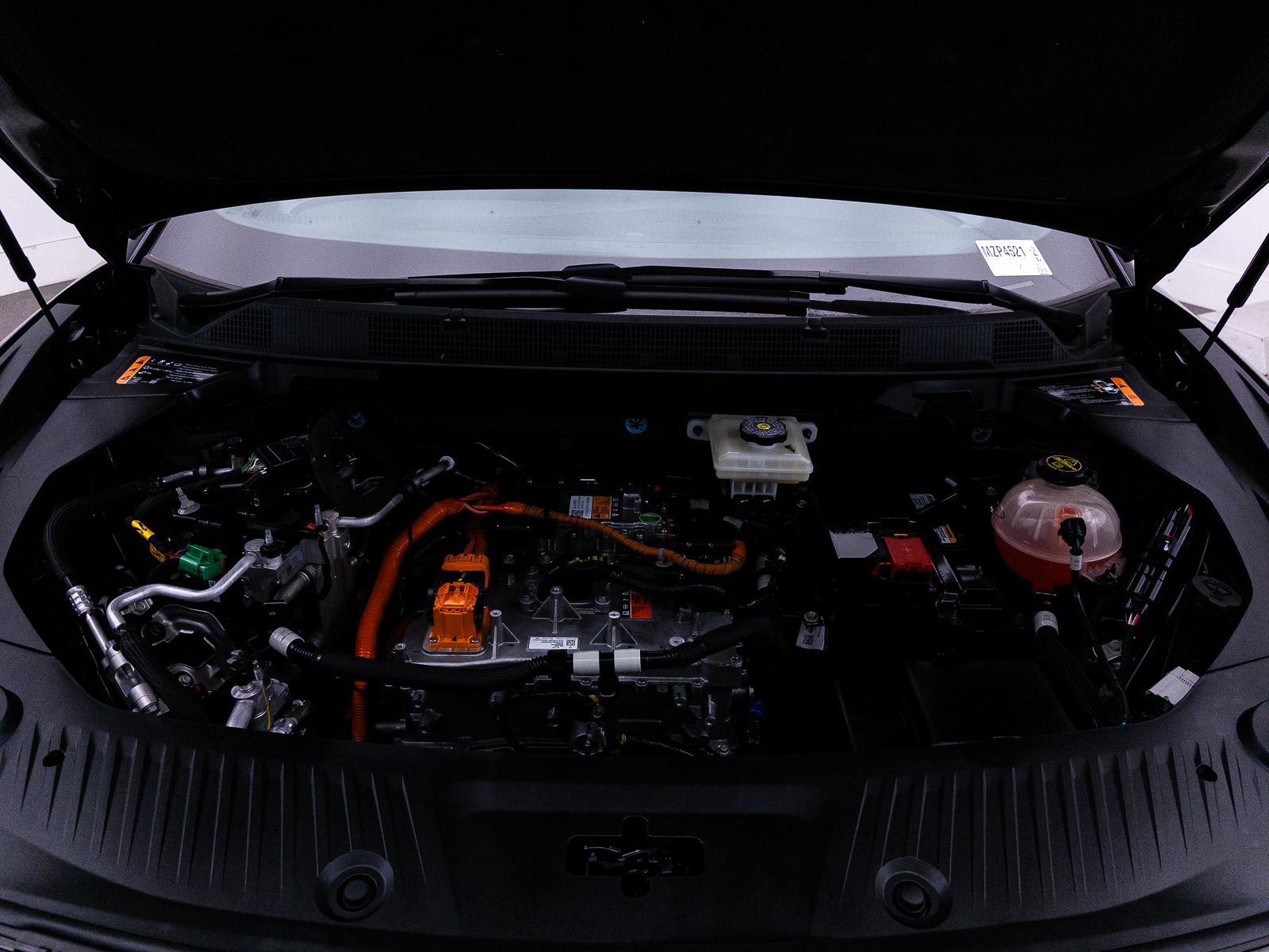 Used 2024 Chevrolet Equinox EV RS FWD image 2