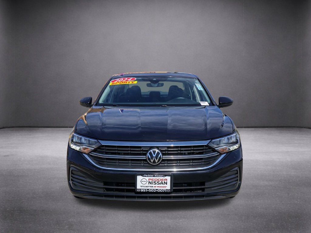 Used 2024 Volkswagen Jetta SE FWD image 9