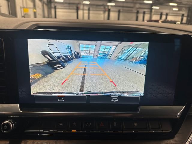 Used 2023 GMC Sierra 1500 SLT w/ SLT Convenience Package image 32