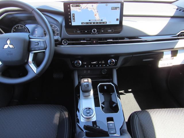 New 2026 Mitsubishi Outlander ES AWD/4WD image 17