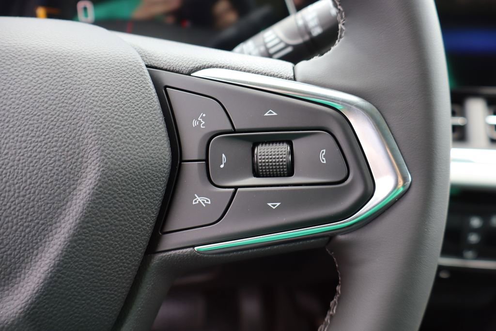 New 2025 Chevrolet Trax LT w/ Driver Confidence Package image 12