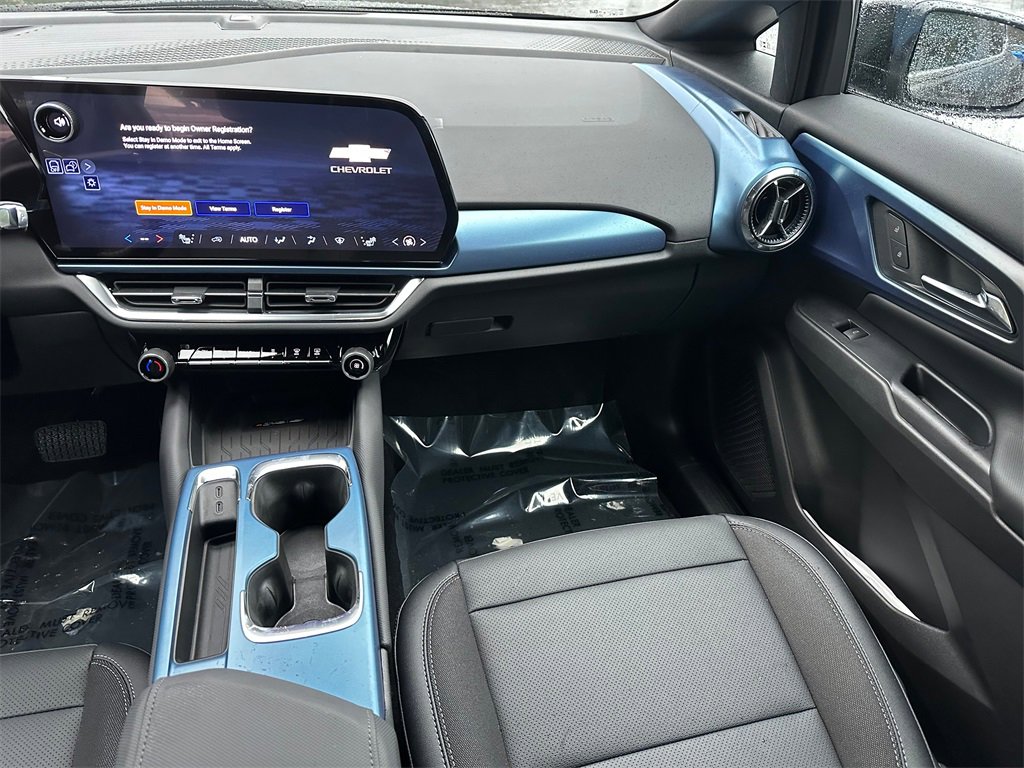 New 2026 Chevrolet Equinox EV LT image 18