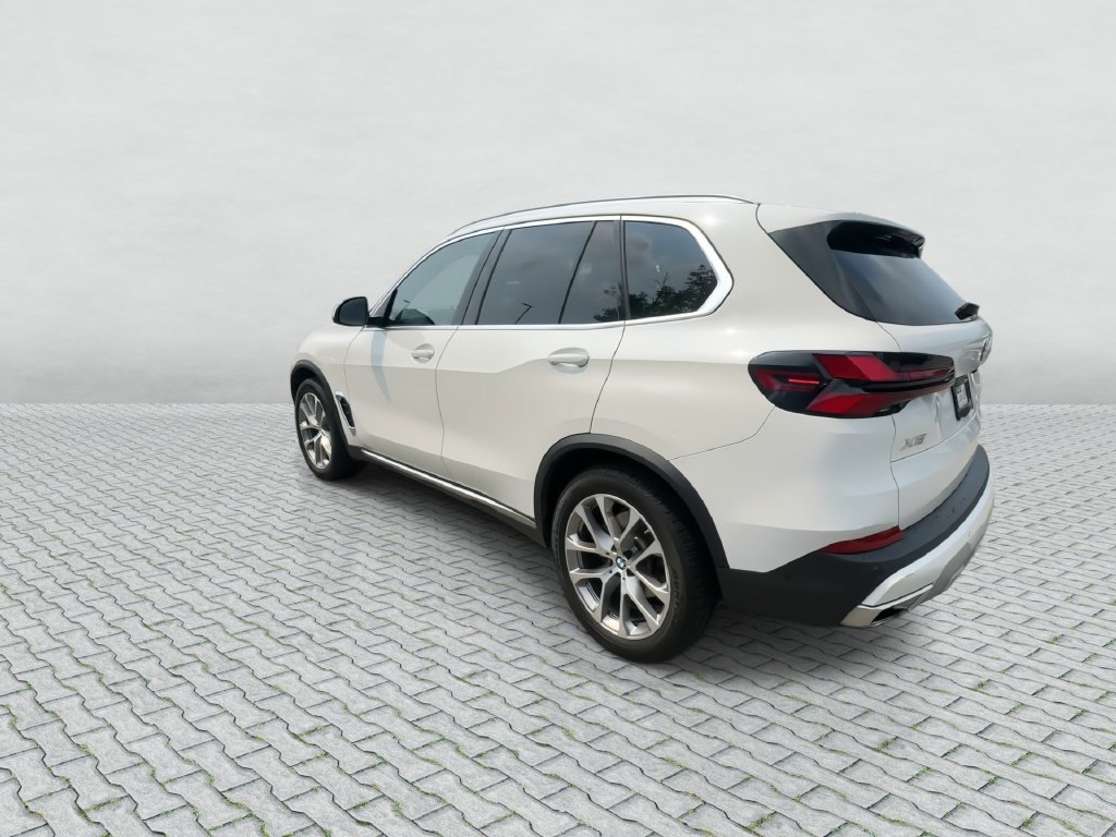 Used 2024 BMW X5 xDrive40i w/ Climate Comfort Package AWD/4WD image 6
