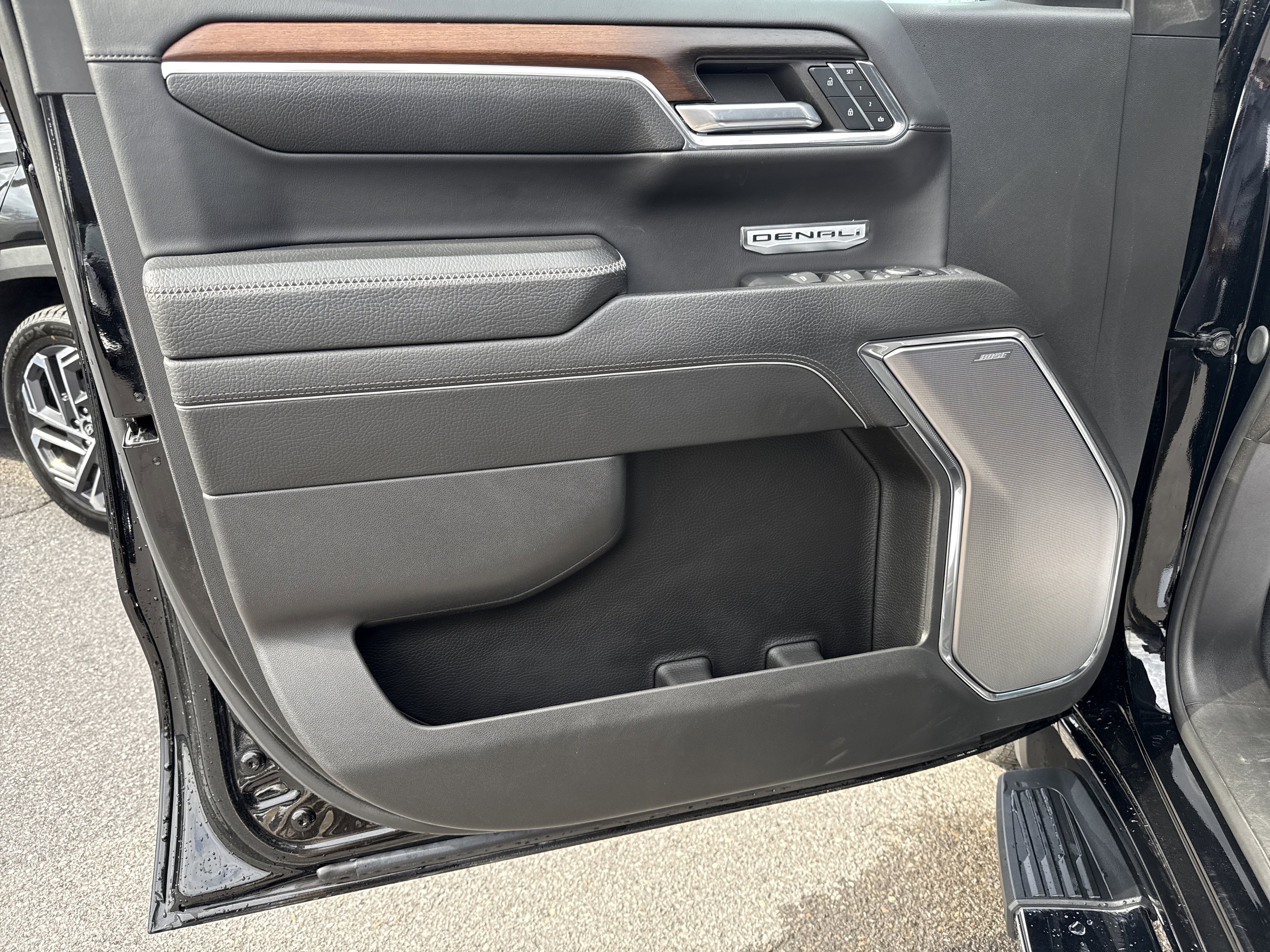 Used 2024 GMC Sierra 1500 Denali w/ Technology Package image 19