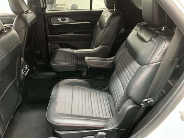 Used 2025 Ford Explorer ST-Line image 15