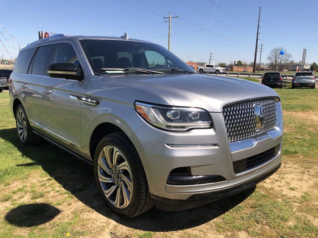 Used 2023 Lincoln Navigator Reserve AWD/4WD image 7