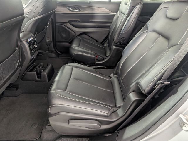 Used 2024 Jeep Grand Cherokee L Limited w/ Luxury Tech Group II AWD/4WD image 28