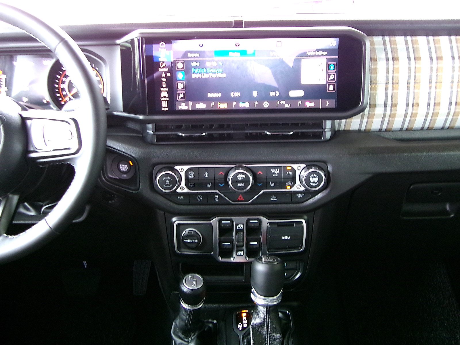 New 2026 Jeep Gladiator Sport AWD/4WD image 16