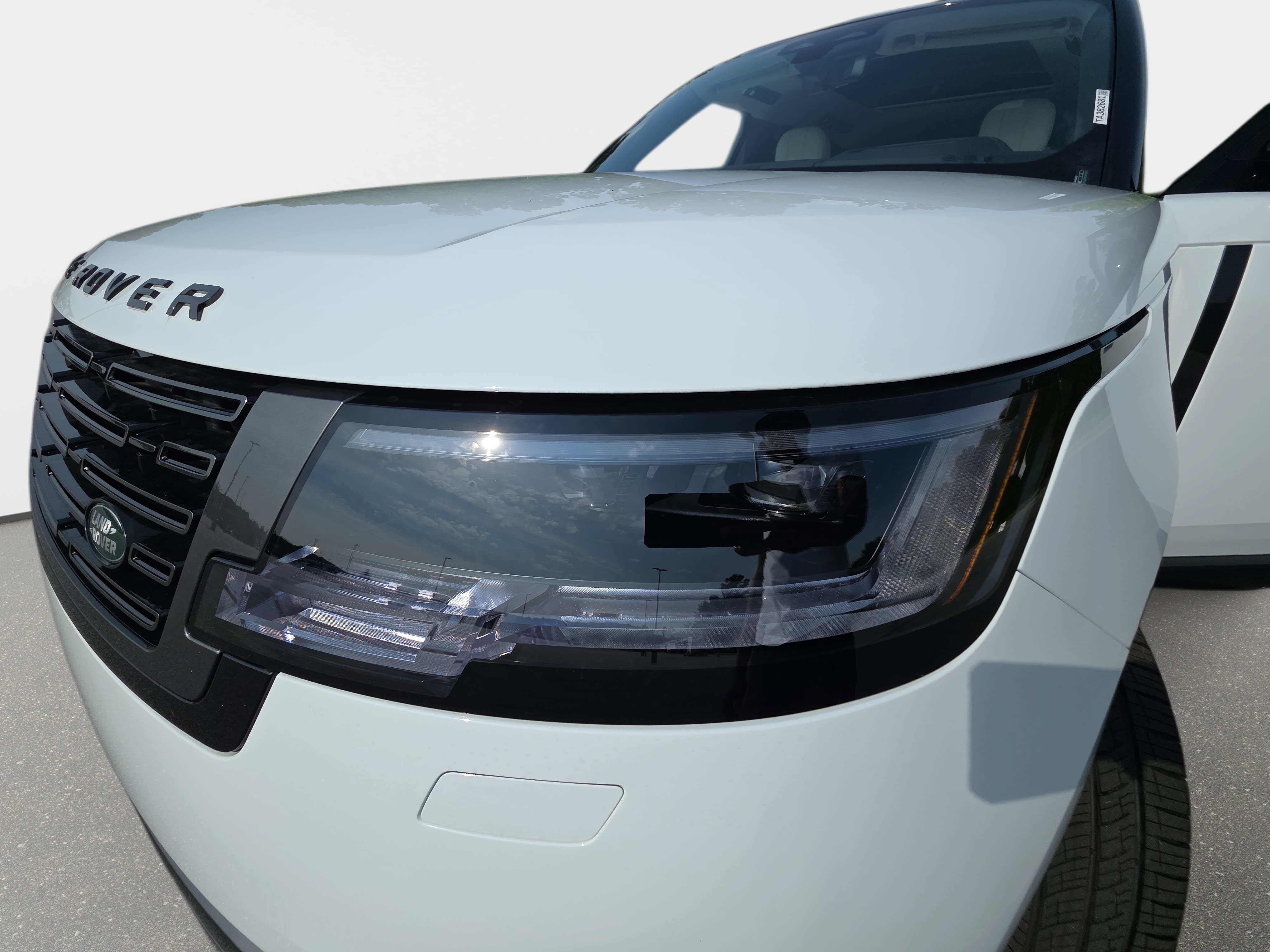 New 2026 Land Rover Range Rover Long Wheelbase SE AWD/4WD image 33