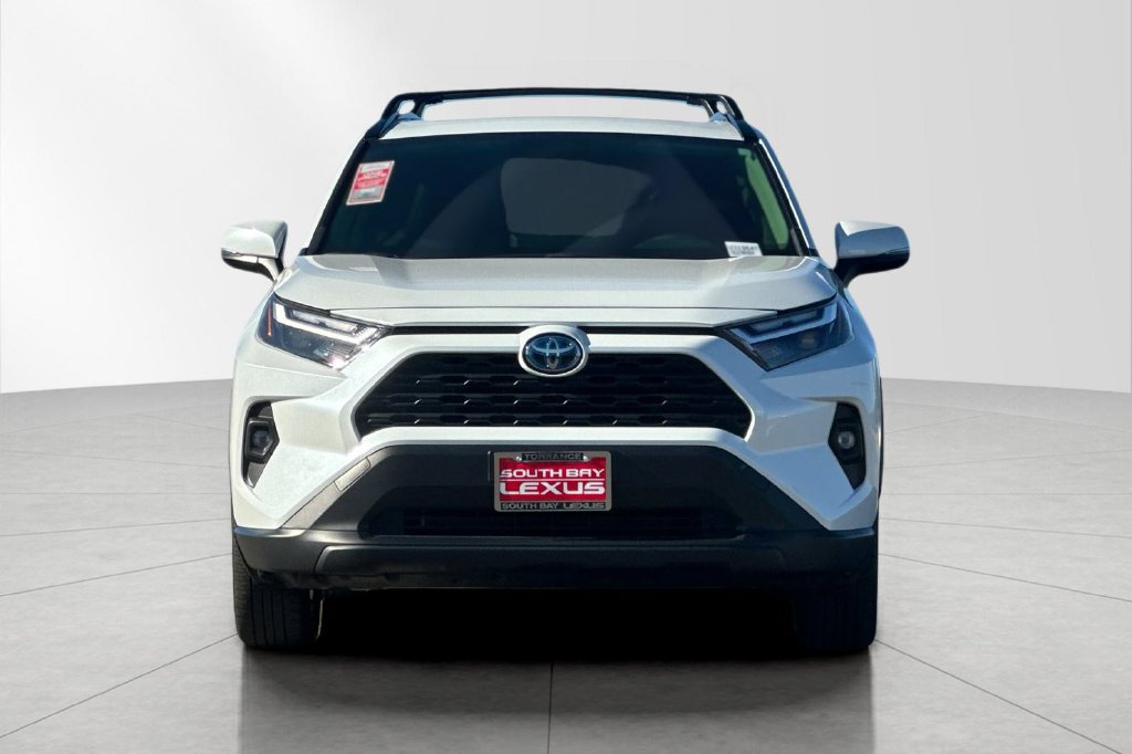 Used 2023 Toyota RAV4 XLE Premium AWD/4WD image 9