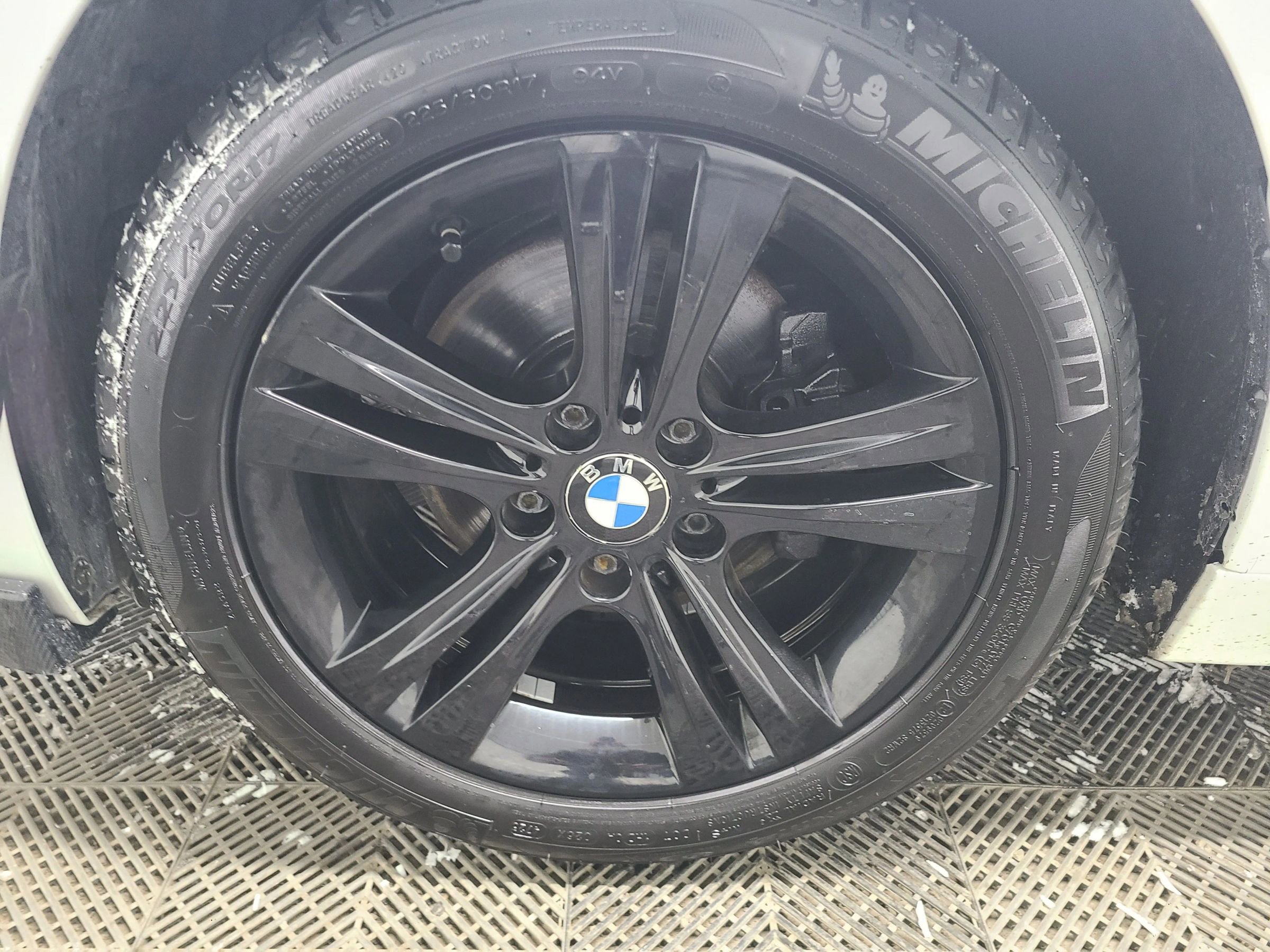 Used 2017 BMW 330i xDrive Wagon image 19