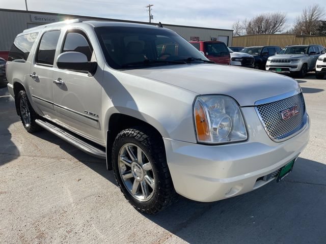 Used 2012 GMC Yukon XL Denali AWD/4WD image 3