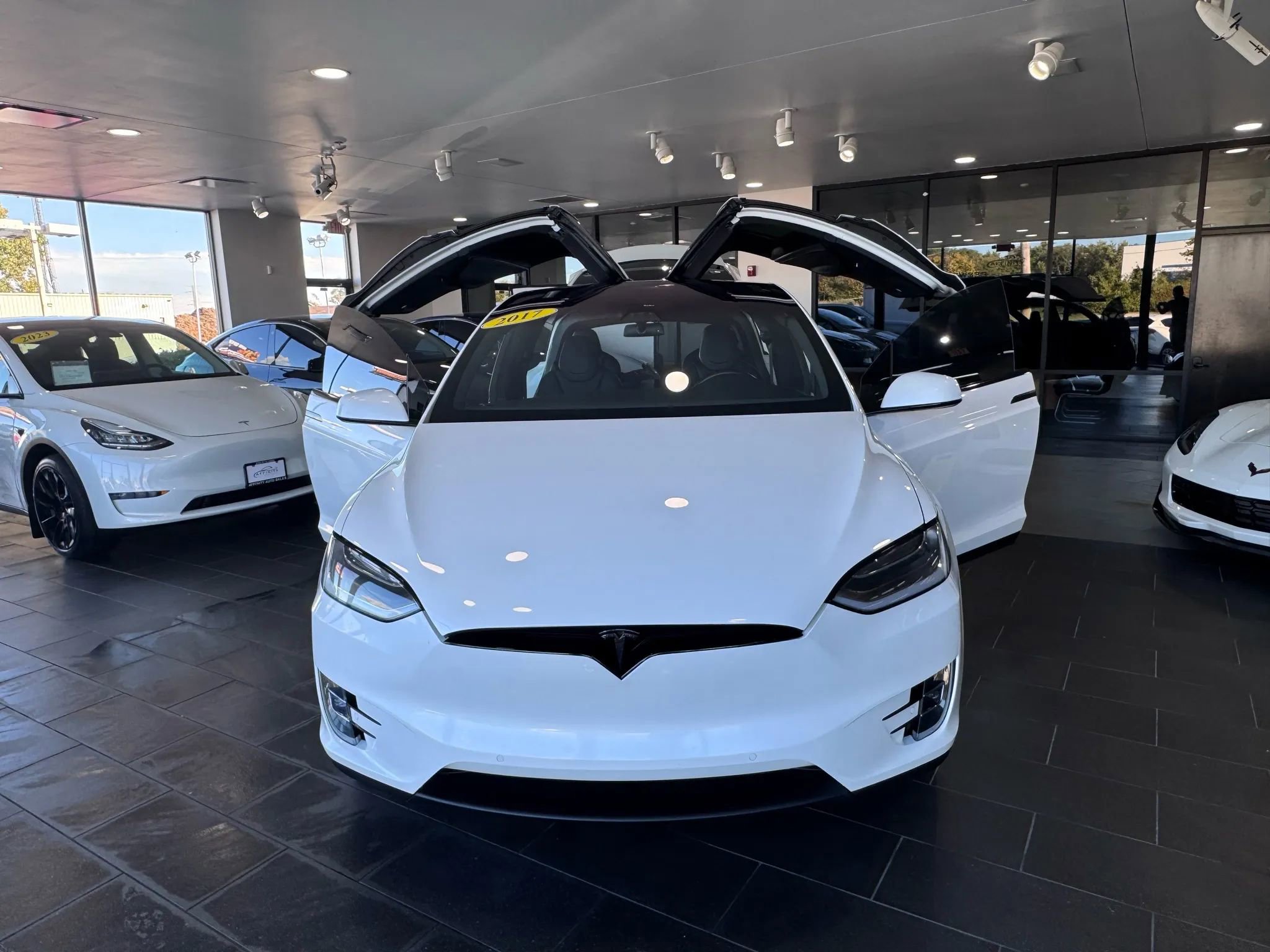 Used 2017 Tesla Model X 75D image 9