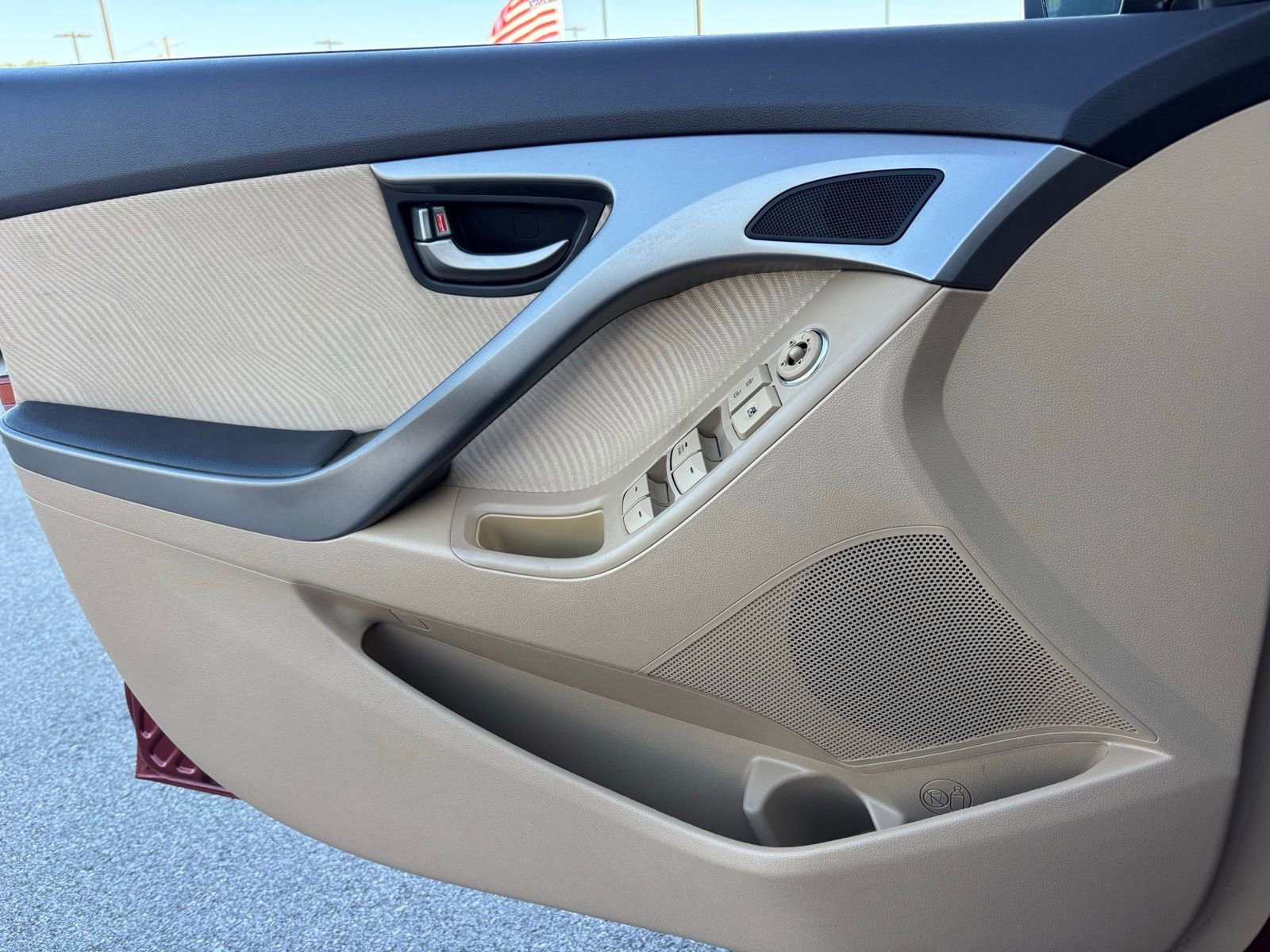 Used 2013 Hyundai Elantra GLS w/ Preferred Pkg image 11