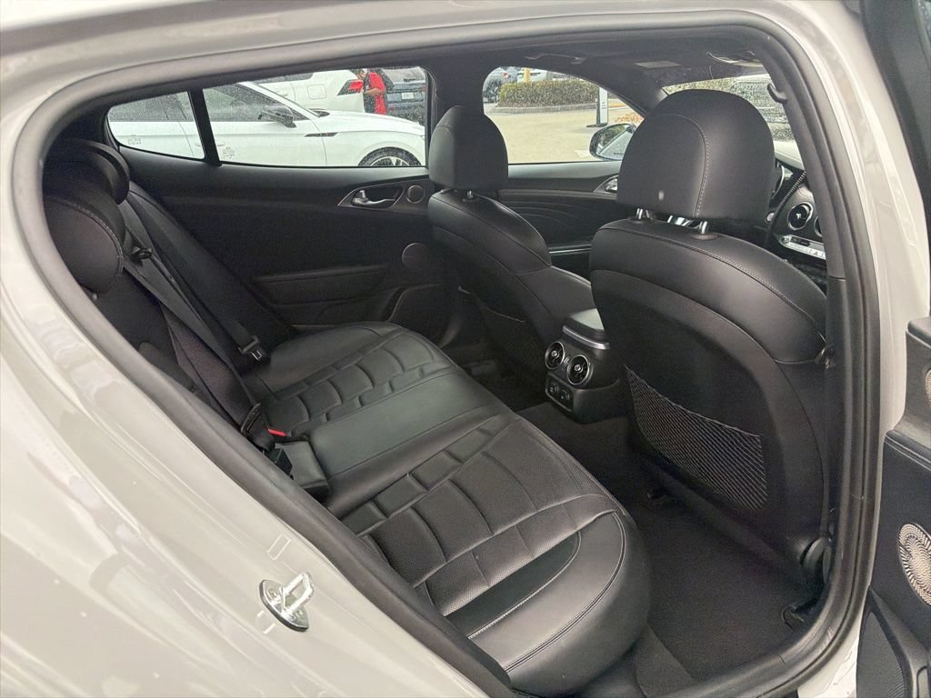 Used 2022 Kia Stinger GT2 AWD/4WD image 4