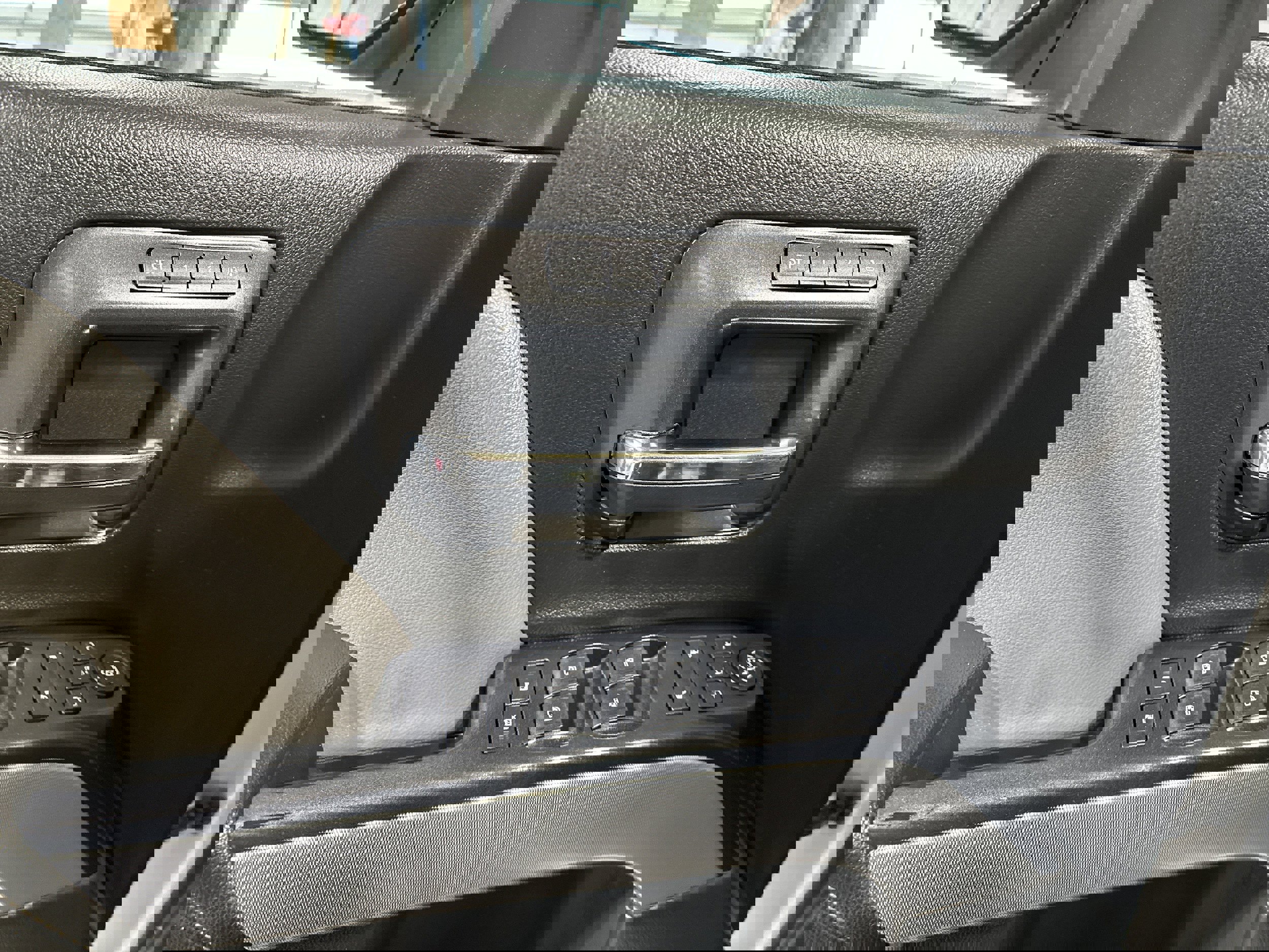 Used 2014 Chevrolet Silverado 1500 LTZ Z71 image 11