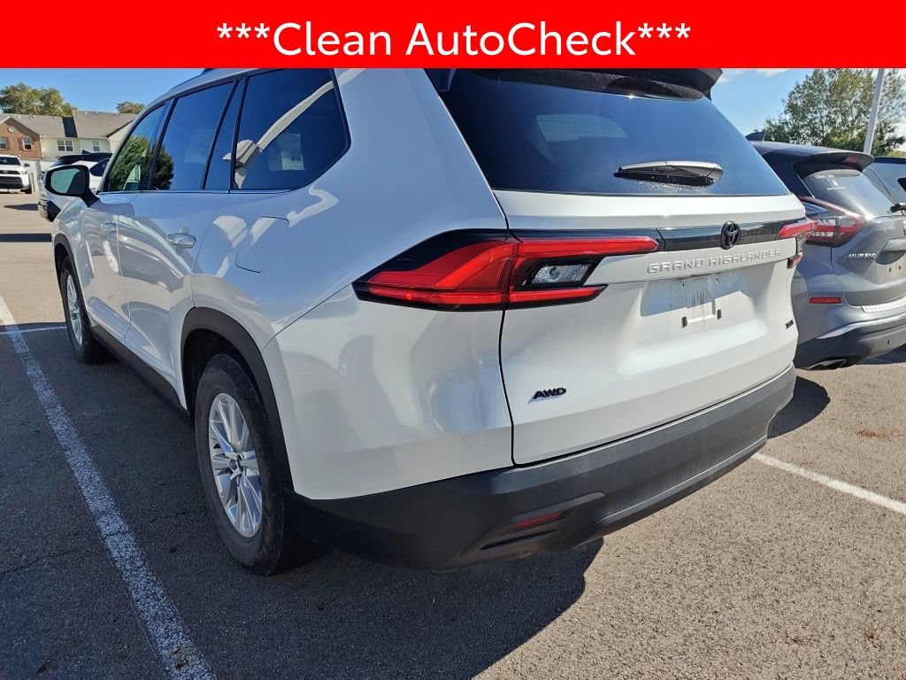 Used 2024 Toyota Grand Highlander AWD image 4