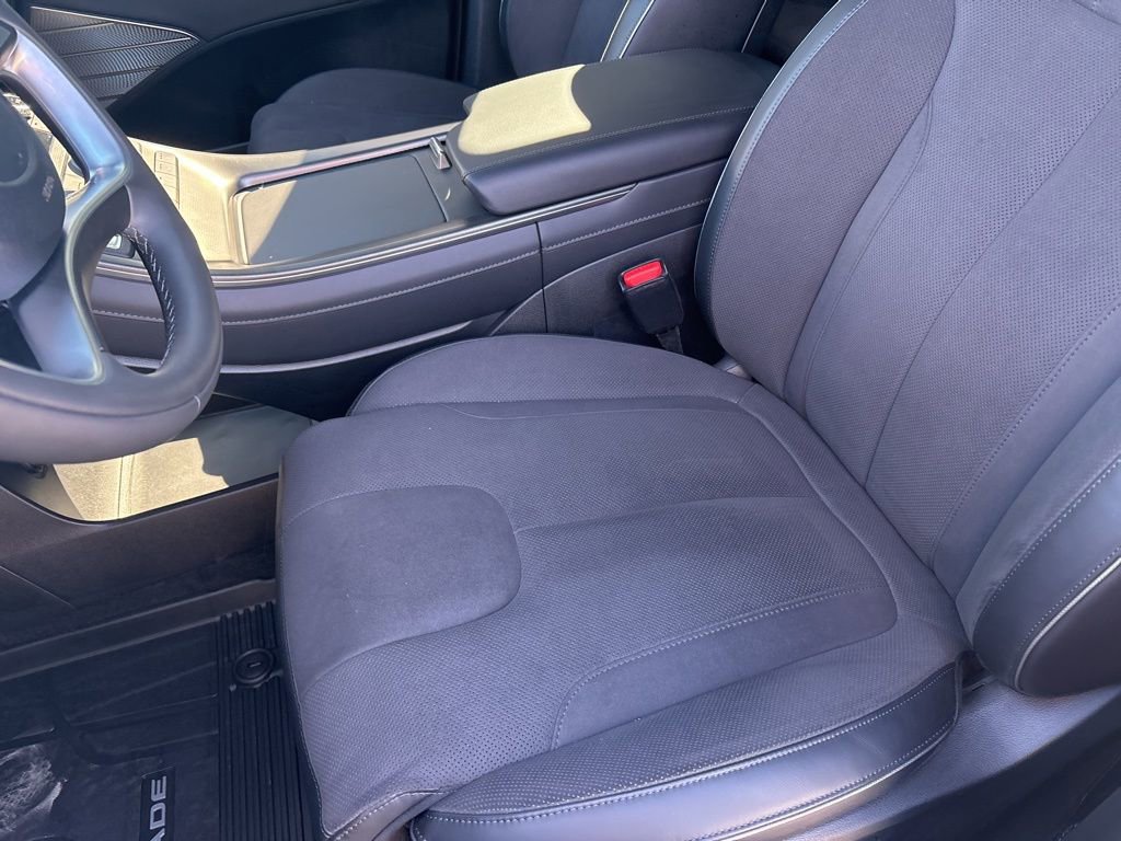 Used 2025 Hyundai Palisade Calligraphy image 13