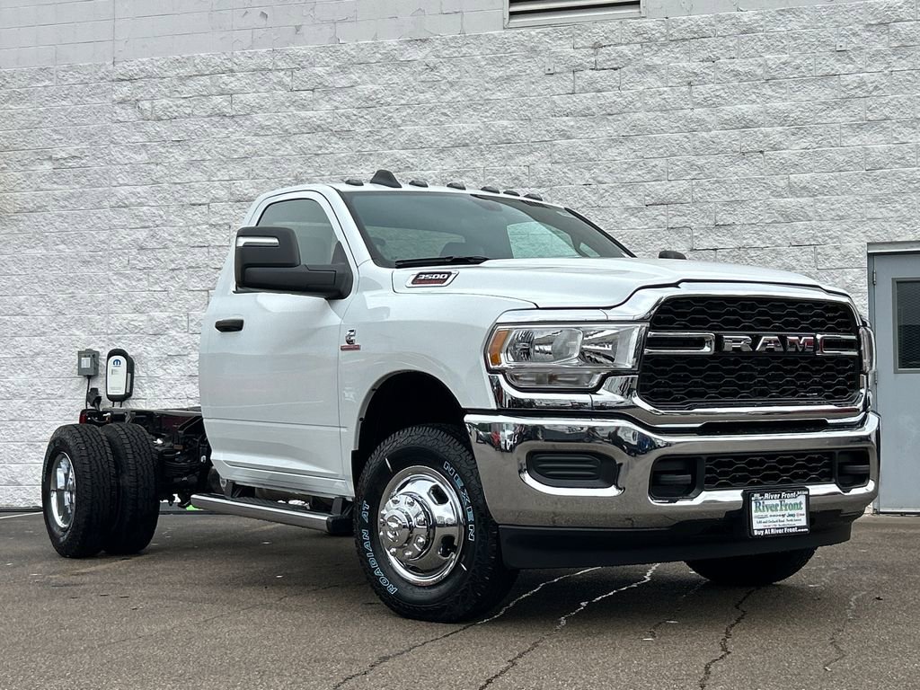 New 2024 RAM 3500 Tradesman image 2
