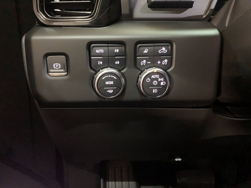 Used 2023 GMC Sierra 1500 AT4 w/ Technology Package image 33
