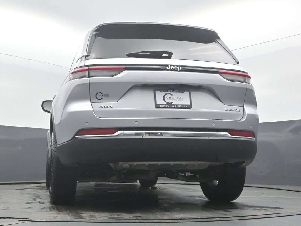 Used 2025 Jeep Grand Cherokee Laredo AWD/4WD image 55