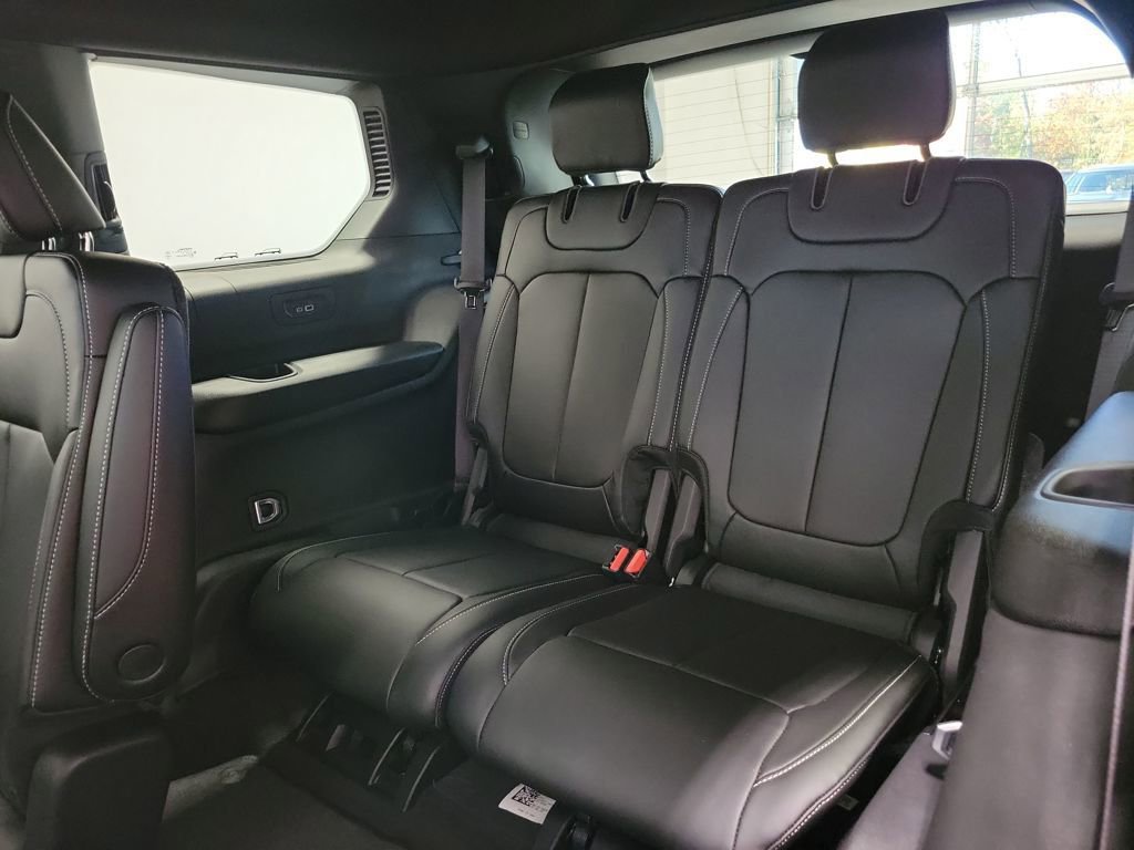 New 2025 Jeep Grand Cherokee L Limited w/ Black Appearance Package image 8