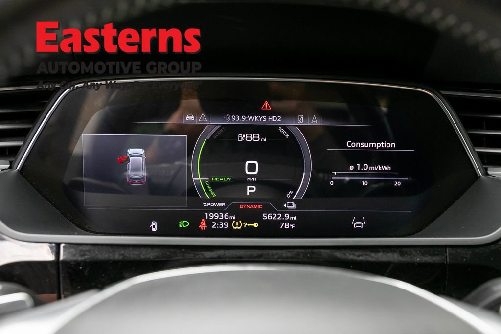 Used 2021 Audi e-tron Premium w/ Convenience Plus Package AWD/4WD image 18