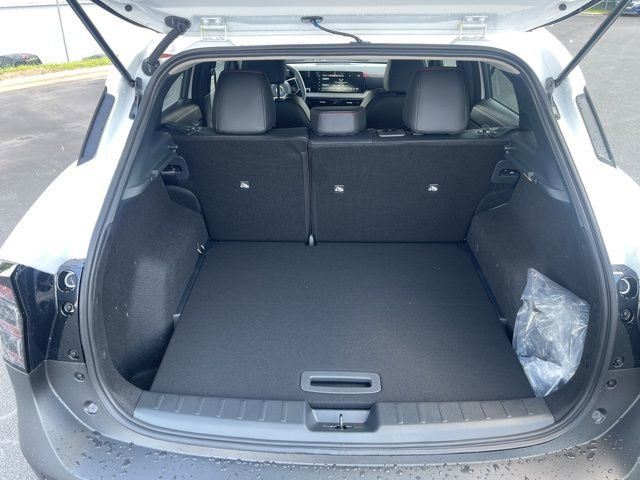 New 2025 Nissan Kicks SR image 11