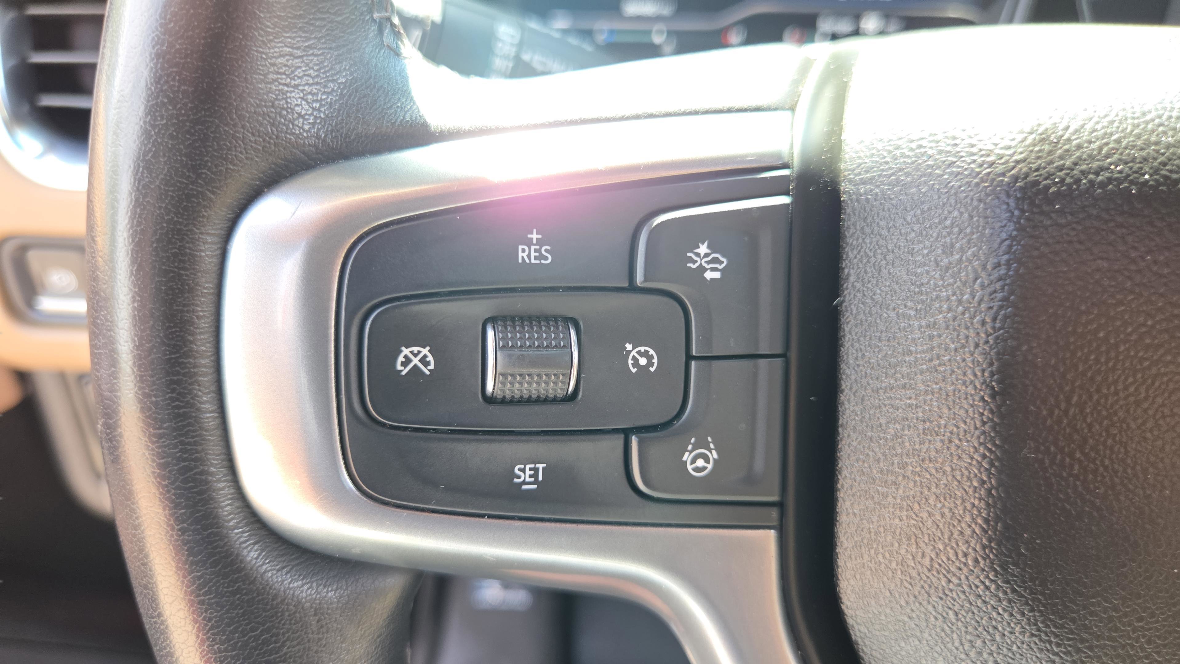 Used 2023 Chevrolet Tahoe Premier w/ Advanced Technology Package RWD image 25