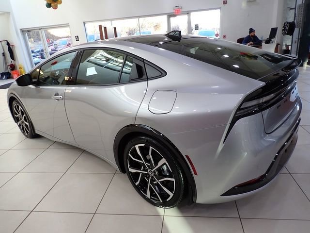 New 2026 Toyota Prius Plug-In Hybrid FWD image 6