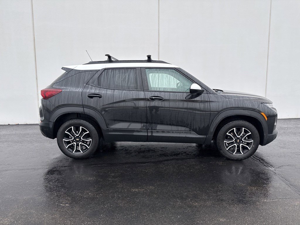 Used 2023 Chevrolet TrailBlazer ACTIV w/ Convenience Package image 2