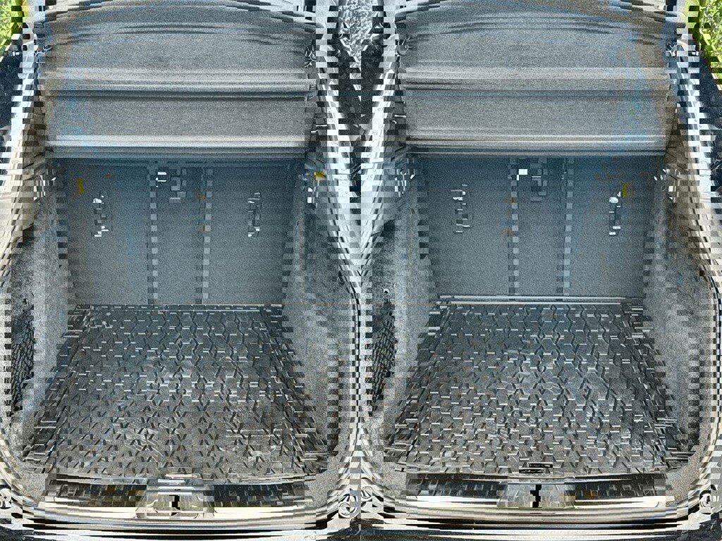 New 2026 Jaguar F-PACE R-Dynamic S image 18