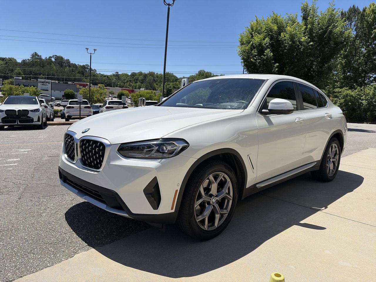 Used 2025 BMW X4 xDrive30i AWD/4WD image 4