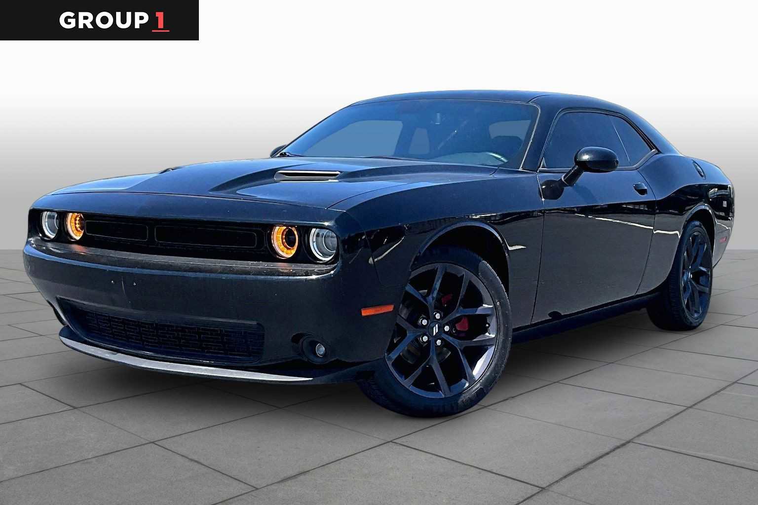 Used 2020 Dodge Challenger SXT w/ Blacktop Package RWD image 1