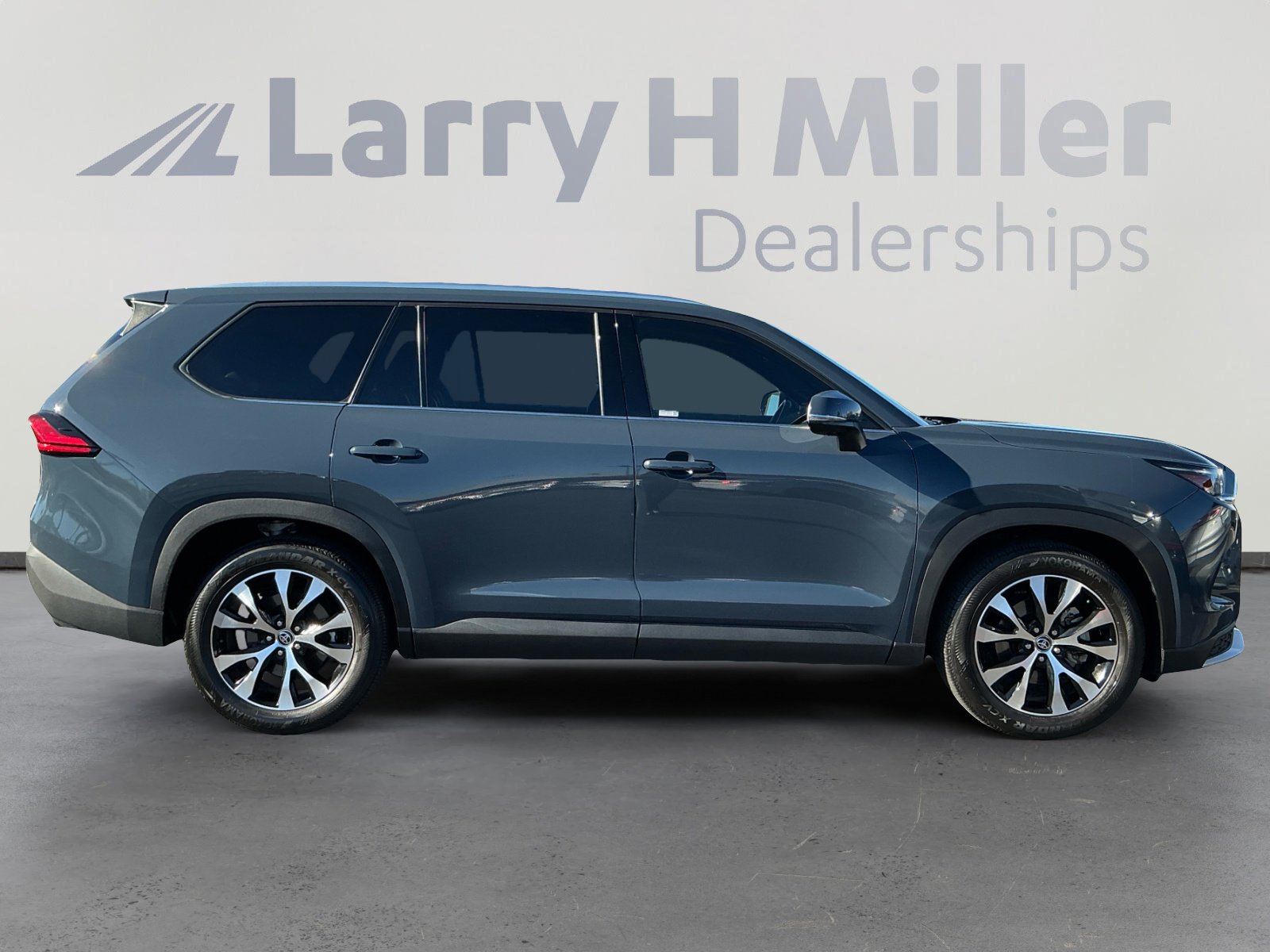 Used 2024 Toyota Grand Highlander AWD Hybrid image 6