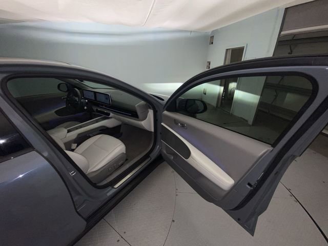 Used 2023 Hyundai Ioniq 6 Limited image 25