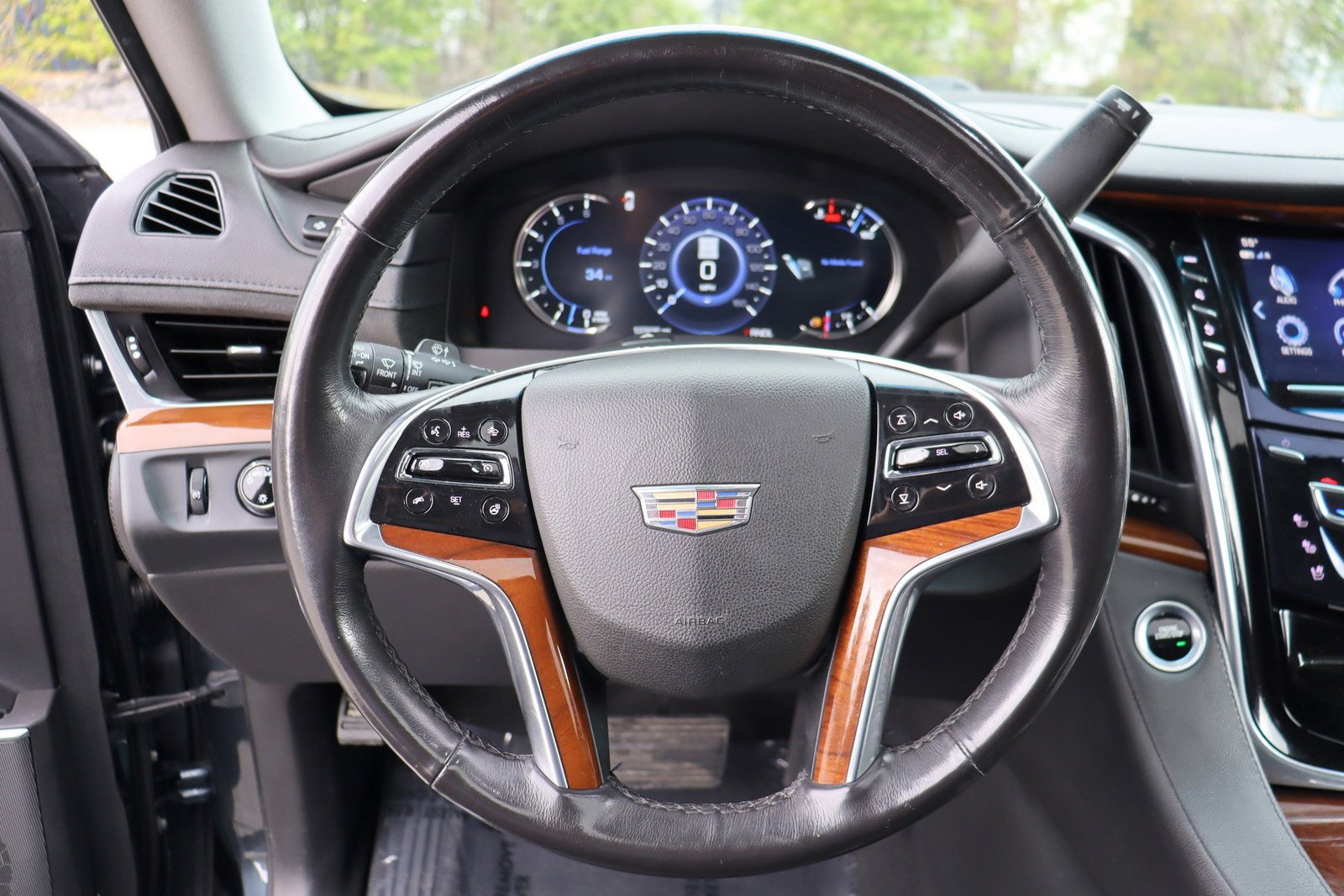 Used 2019 Cadillac Escalade Luxury AWD/4WD image 30