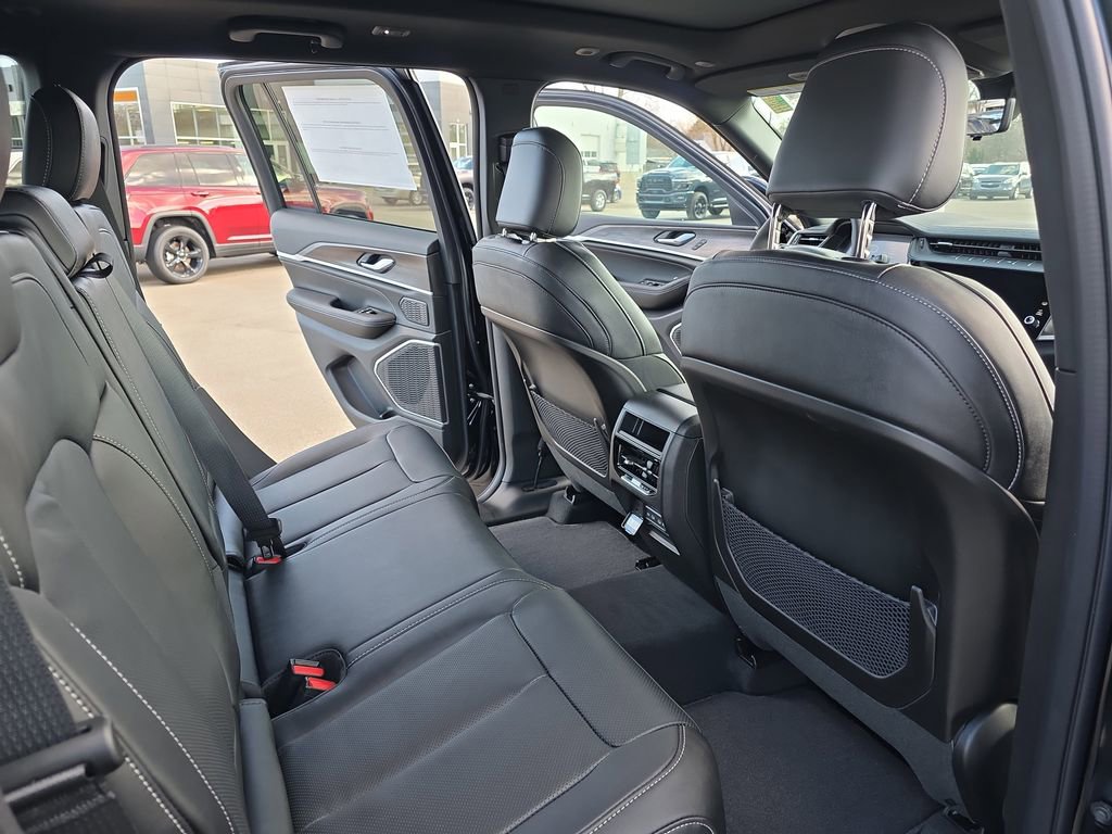 New 2026 Jeep Grand Cherokee Limited image 11