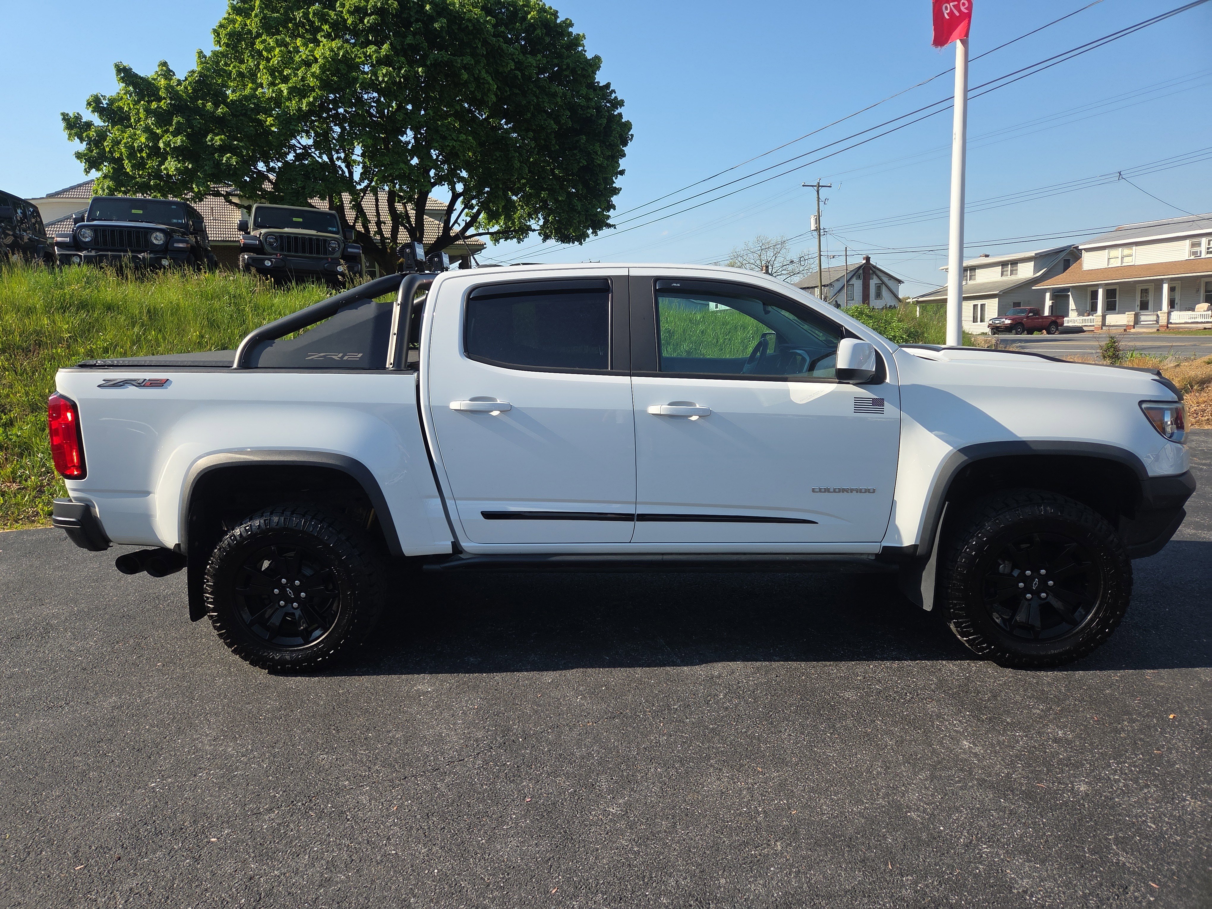 Used 2019 Chevrolet Colorado ZR2 w/ ZR2 Dusk Special Edition AWD/4WD image 2
