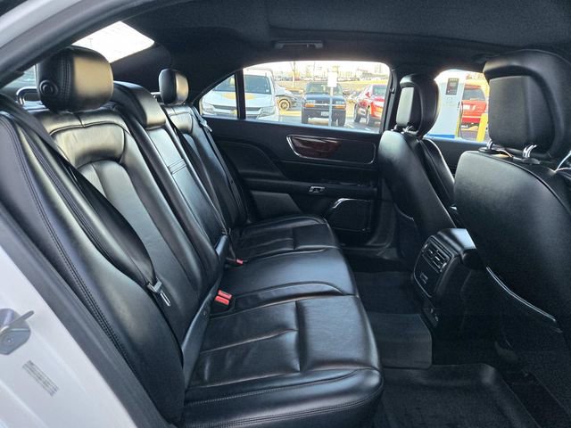 Used 2018 Lincoln Continental Select w/ Continental Climate Package image 12