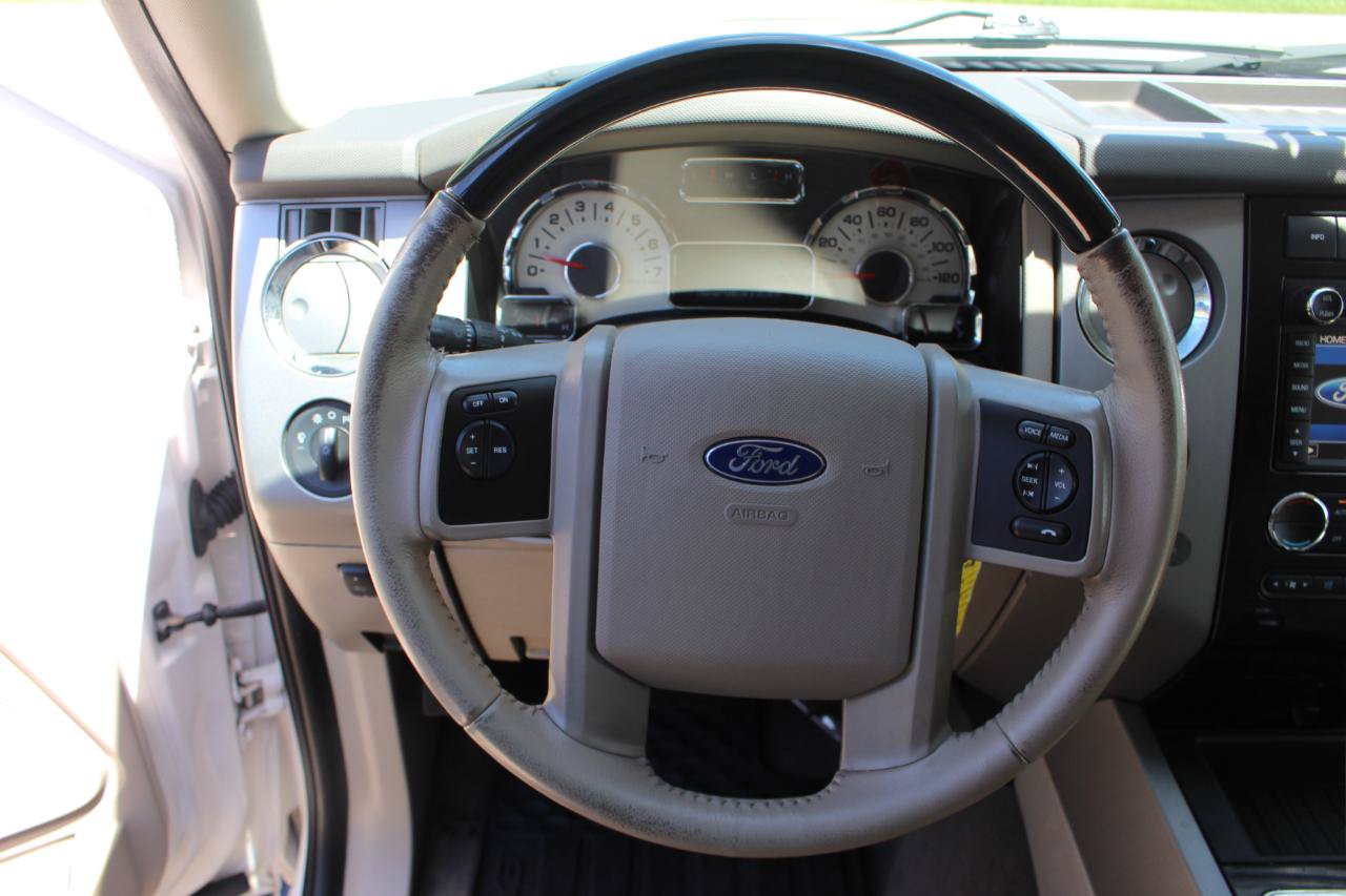 Used 2014 Ford Expedition Limited w/ Equipment Group 301A AWD/4WD image 20