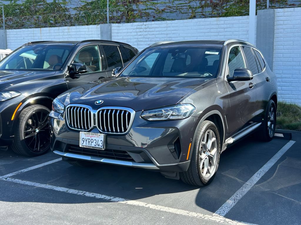 Used 2024 BMW X3 xDrive30i w/ Premium Package AWD/4WD image 2